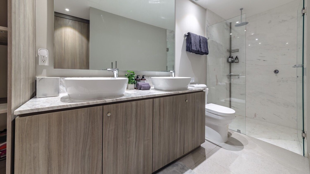 Photo of Bathroom in Flamingos