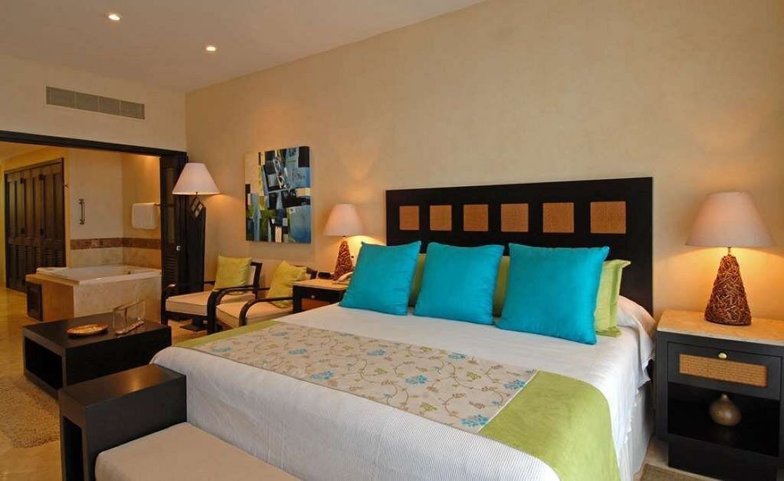 Photo of Bedroom in South Shore Hotel Area