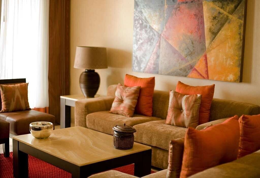 Photo of Livingroom in South Shore Hotel Area