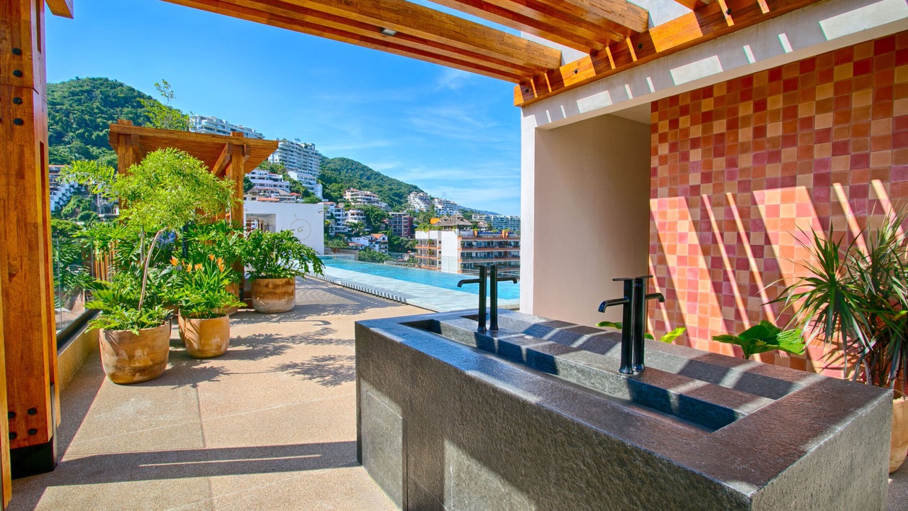 Photo of Outdoor in Romantic Zone