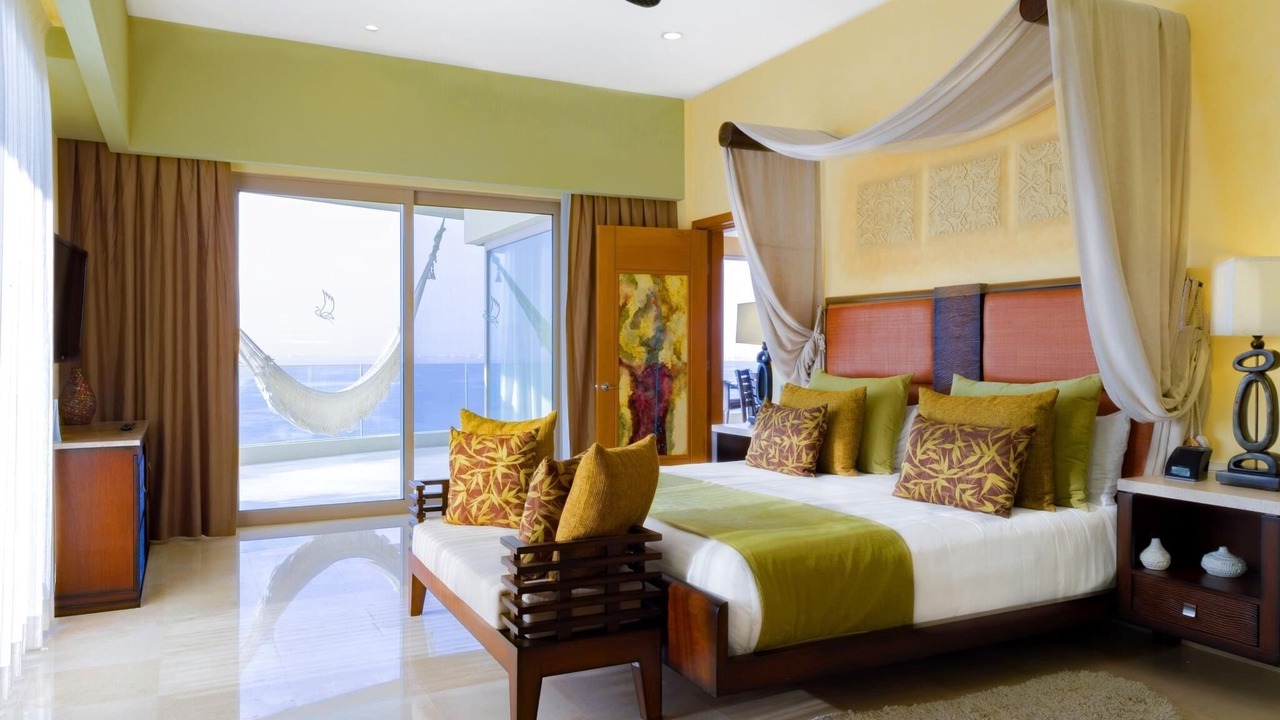 Photo of Bedroom in South Shore Hotel Area