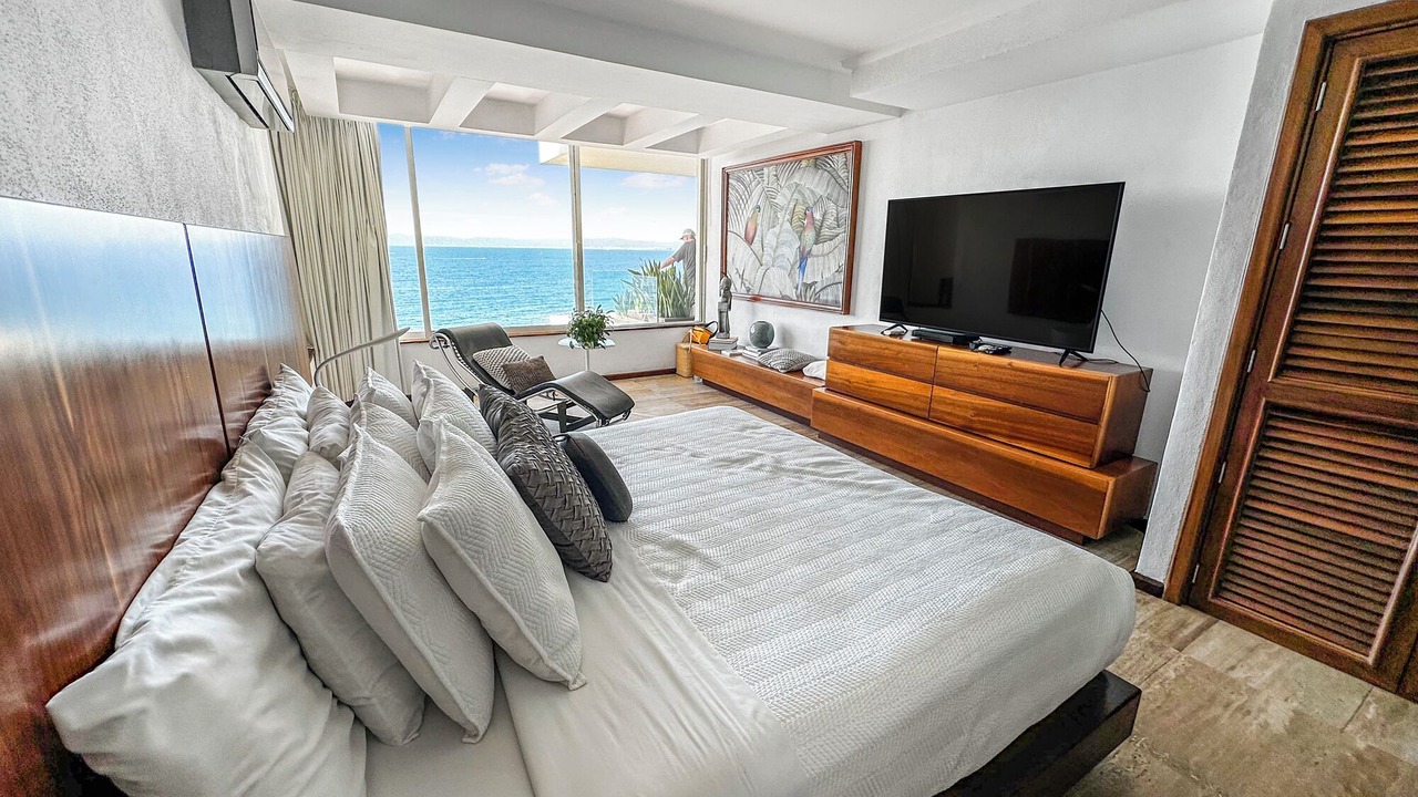 Photo of Bedroom in South Shore Hotel Area