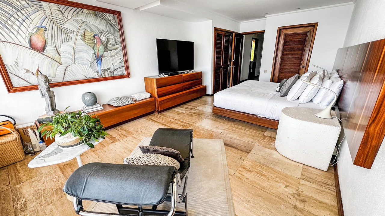 Photo of Bedroom in South Shore Hotel Area
