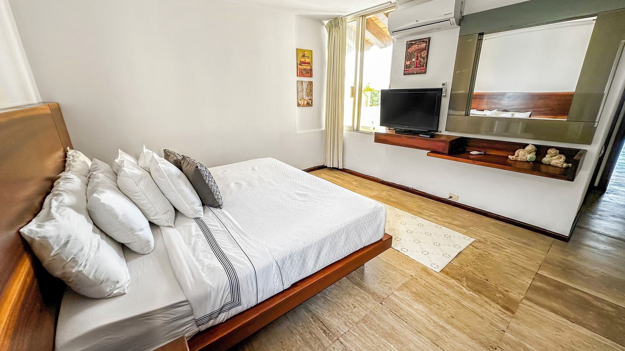 Photo of Bedroom in South Shore Hotel Area