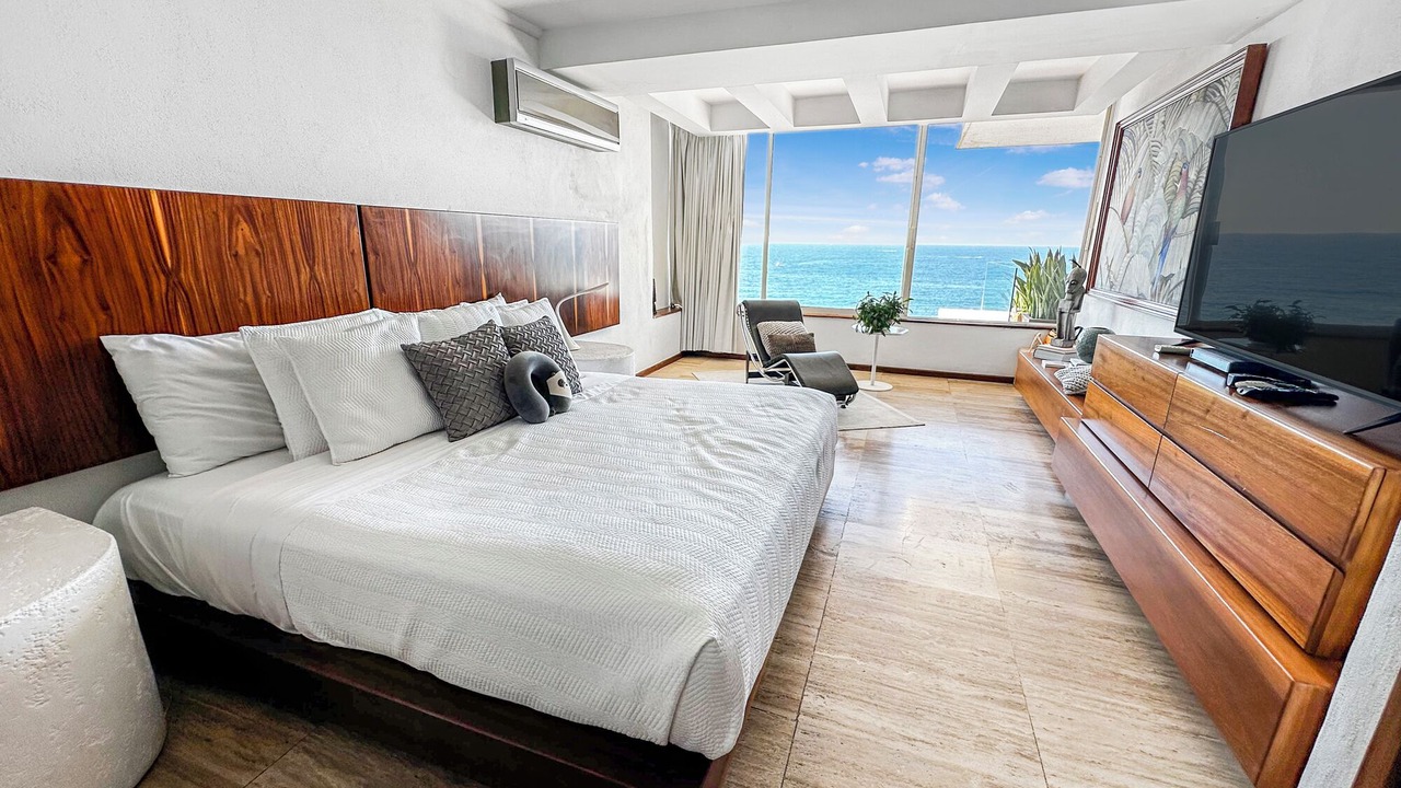 Photo of Bedroom in South Shore Hotel Area