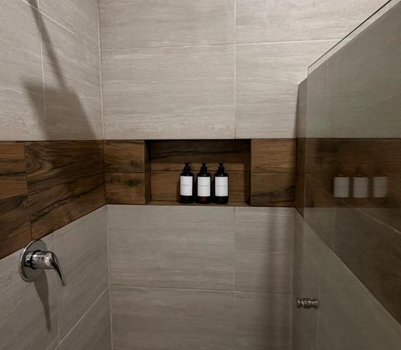 Photo of Bathroom in Anton Lizardo