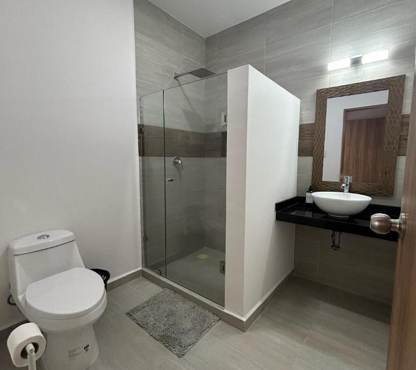 Photo of Bathroom in Anton Lizardo