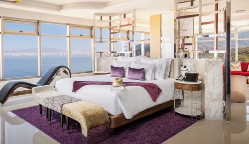 Master Suite South