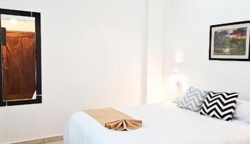Basic Room, 1 Queen Bed