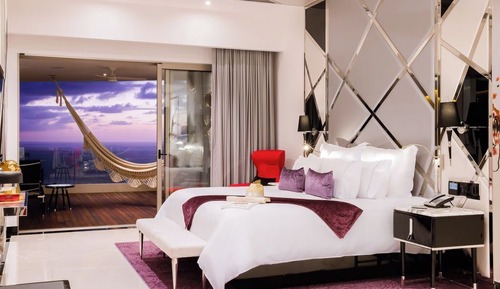 Ultra Suite South