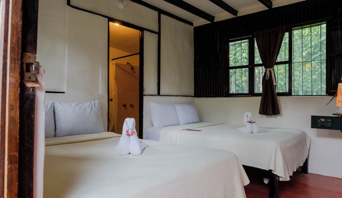Economy Quadruple Room, 2 Double Beds, Private Bathroom