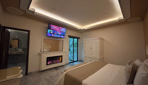 Master Suite Reyna