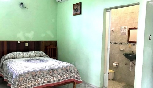 Basic Room, Shower Grab Bars, Non Smoking