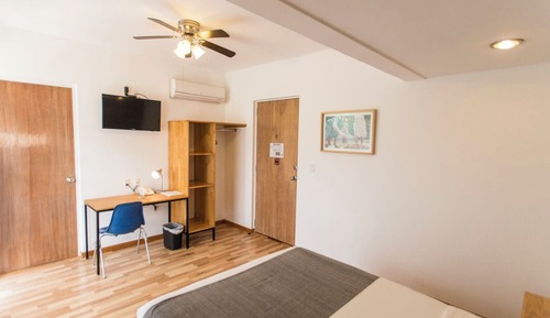 Standard Room, 1 Queen Bed