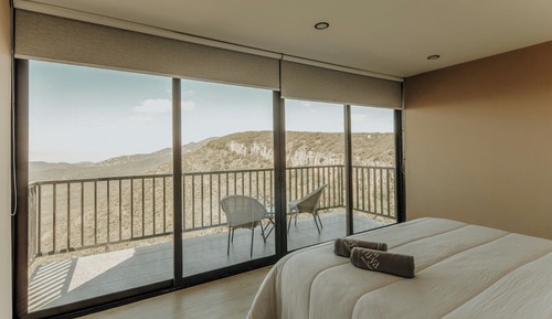 Deluxe House, Mountain View