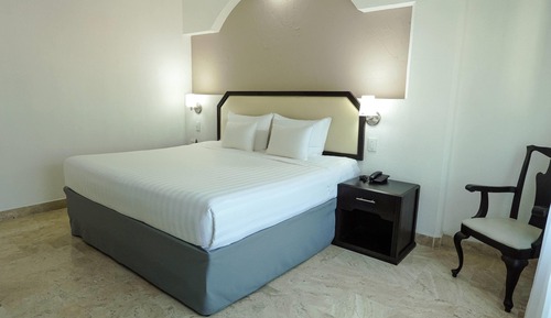 Room, 1 King Bed, Non Smoking