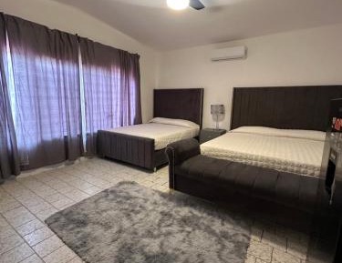 Deluxe Queen Suite