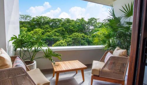 Adults Only Allure King Room with Jungle View