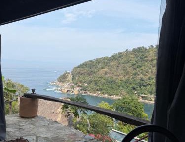 Bungalow - Water Front 
