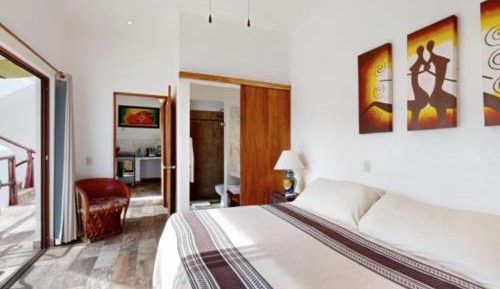 Suite with Kitchen