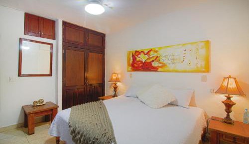 Two-Bedroom Deluxe Apartment with Balcony