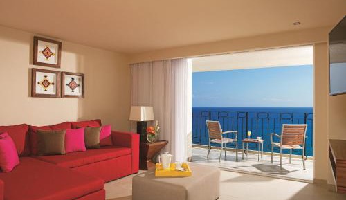 Sun Club Junior Suite Ocean Front King