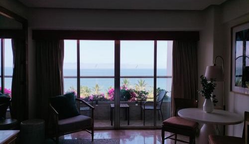 Deluxe Room King Ocean View
