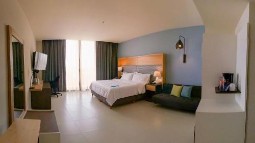 Standard King Room - Club Floor