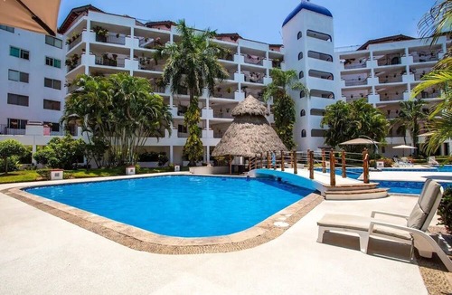 Marina Vallarta Hotel | CONDO MR BY TRVL2HM