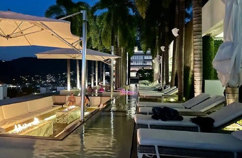 Romantic Zone Hotel | CONDO 57 BY TRVL2HM