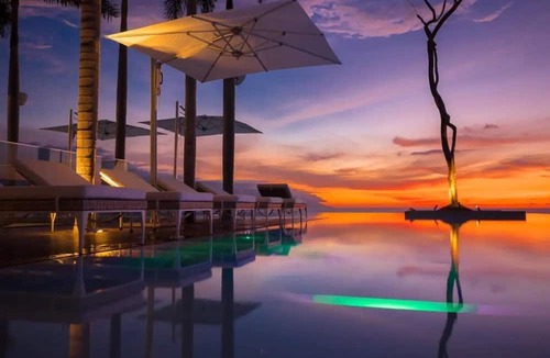 Romantic Zone Hotel | CONDO 57 BY TRVL2HM