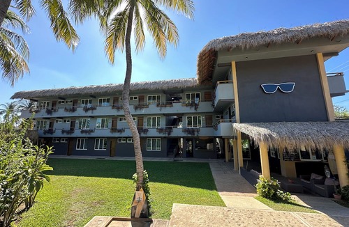 Los Tamarindos Hostel | Straw Hat Surf Hostel