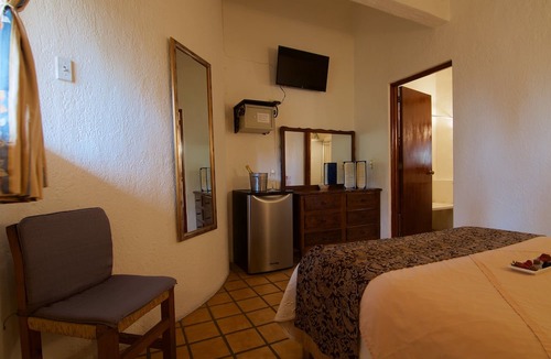 Romantic Zone Hotel | Hotel Mercurio - Caters to Gay Men