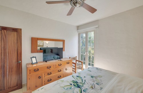 South Hotel Zone Apartment | Puerto Vallarta Hideaway w/Balcony & Pool!
