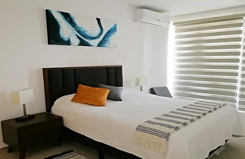 Flamingos Condo | Condo Aria Ocean 501 by Kivoya
