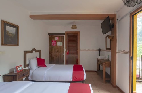 Xico Hotel | OYO Hotel Coyopolan