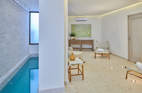 Conchas Chinas Hotel | Hotel Boutique Luxury Patio Azul