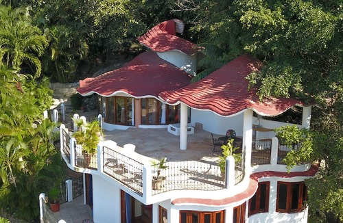 Sayulita House | Caracol Estates