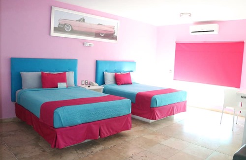 Las Jarretaderas Hotel | Miami Inn Hotel