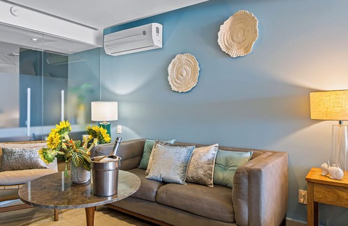 Las Glorias Apartment | Gorgeous 1BR with Pools & Sea Views