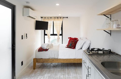 Los Tamarindos Hotel | EssentialPXM Arkitainer ResidentialLofts