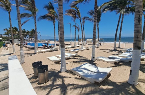 Flamingos Apartment | Aria Ocean Nuevo Vallarta Beach Pool