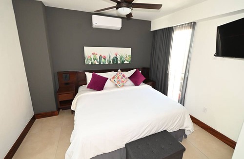 Emiliano Zapata Hotel | Barrio Vallarta Suites