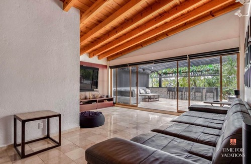El Santuario Villa | NEW Lakeview Home Heated Pool Whirlpool Tennis