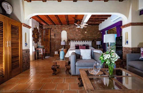 La Cruz de Huanacaxtle Bed & Breakfast | Villa Bella Bed & Breakfast