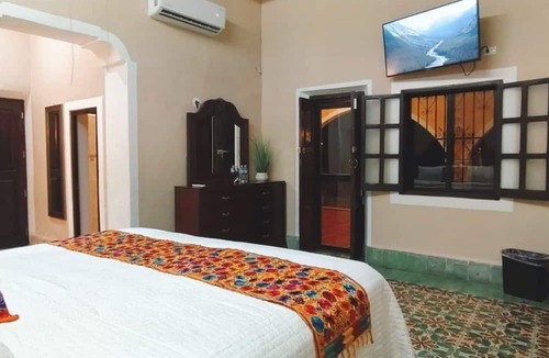 Centro Villa | Espectacular casona con alberca y jardines