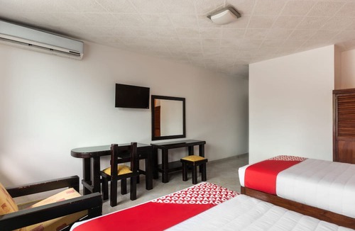 Martinez de La Torre Hotel | OYO Hotel Casa Blanca