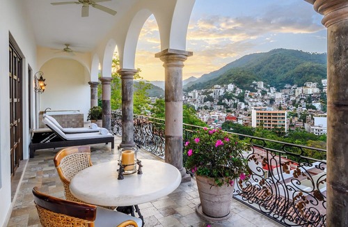 Downtown Puerto Vallarta Hotel | Casa Kimberly - Near Malecon