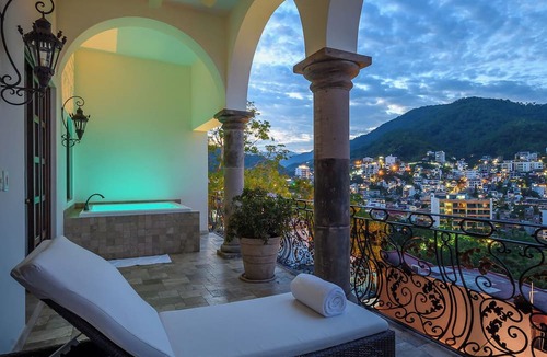 Downtown Puerto Vallarta Hotel | Casa Kimberly - Near Malecon