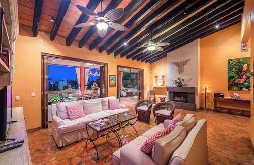 Romantic Zone Bed & Breakfast | Villa Lola - an Adults Only Bed & Breakfast